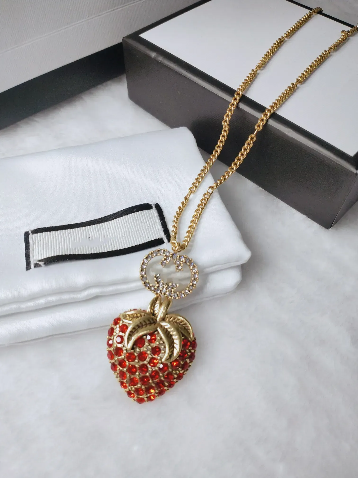 brand jewelry Letter Charm Women's Necklace Fashion Atmosphere Jewelry Gift Box Party Gifts