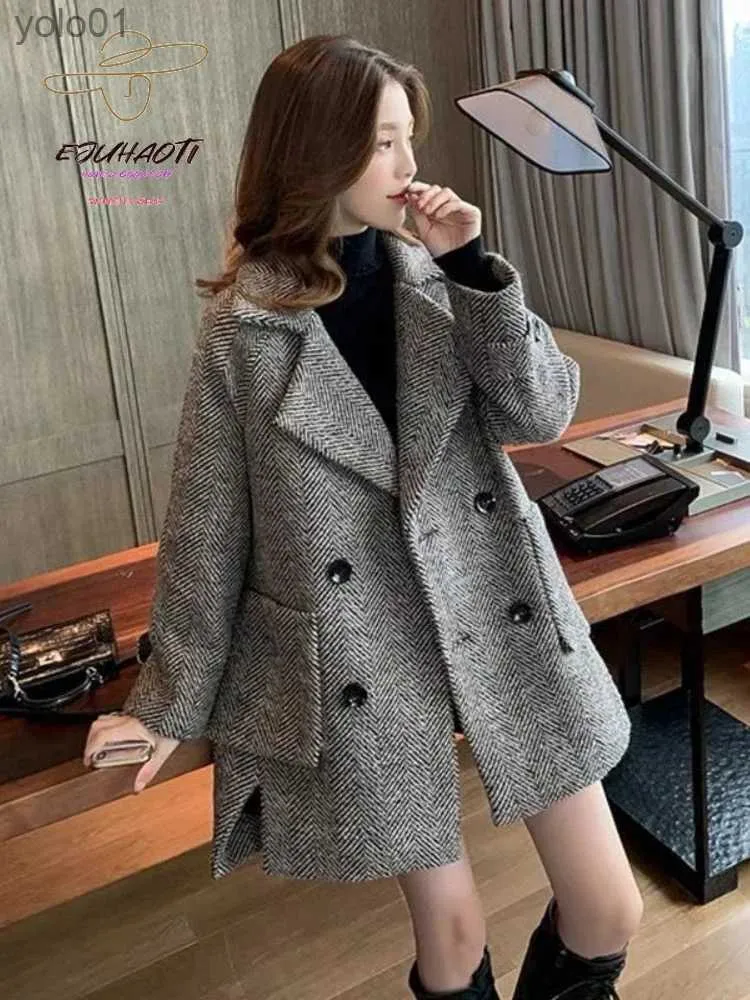 Женское пальто из смесовой шерсти, женское пальто 2023, осень-зима, корейский британский стиль, ретро, утепленная версия средней длины, женская одеждаL231118
