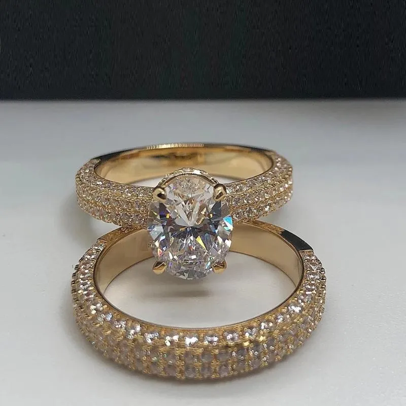 Pierścienie klastra lodowe Bling Cubic Zirkonia CZ Geometria Owalna Owalna podwójna pierścień palca dla kobiet Charm Wedding Wedding Gold Kolor Klejnot