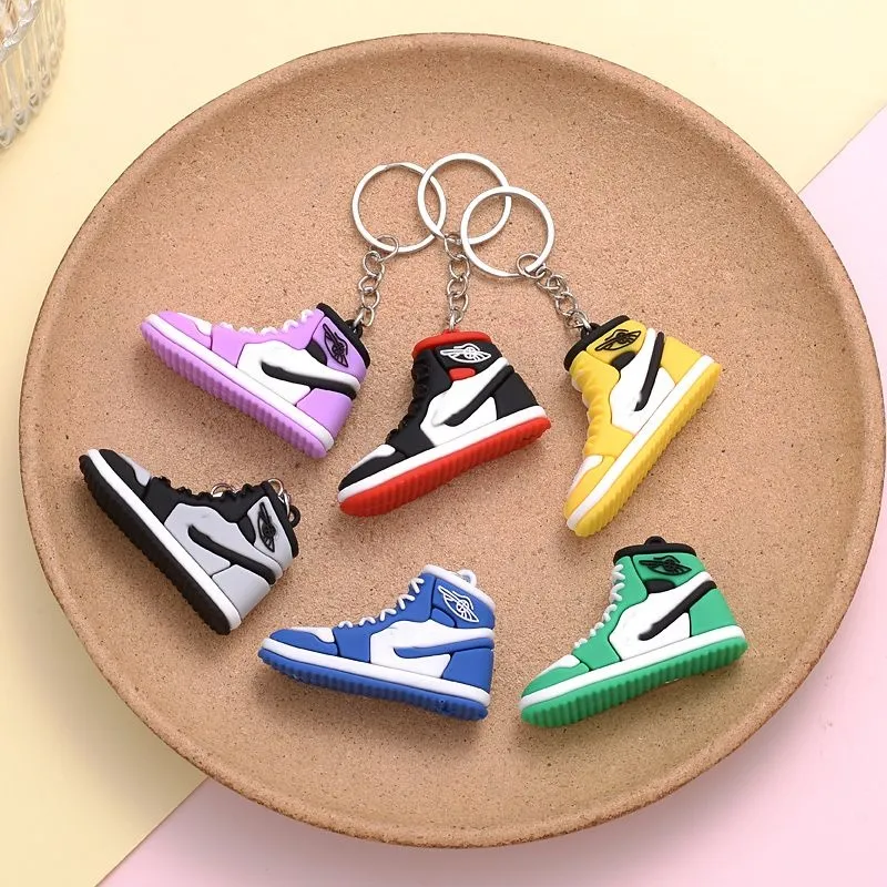 RJHC -Schlüsselschüsse Lanyards Hot Sale Soft PVC 3D Mini Sports Sneaker Keychain Designer neuer Stil Trainer Keyrings Harzschuh Key C.