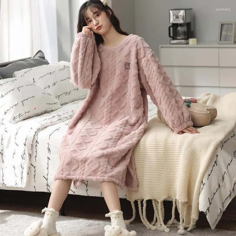 Vêtements de nuit pour femmes M-XXL hiver épais chemises de nuit roses pour femmes robe de maison moelleuse élégant Jacquard corail longue robe de chambre femme robe de nuit