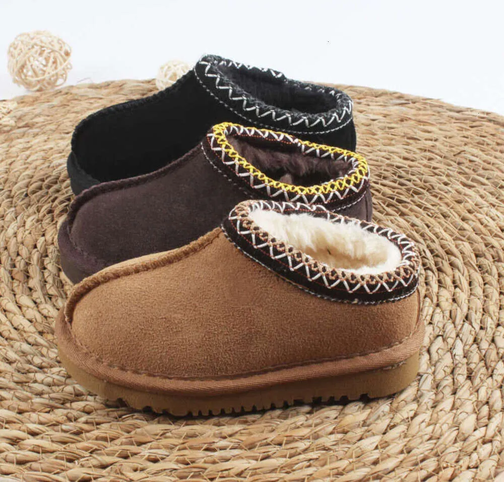 UGGsity Enfants Tout-petit Tasman Pantoufles Uggies Braid Tazz Sandales Chaussures de bébé Diapositives en fourrure de châtaigne Peau de mouton Shearling Classic Ultra Mini Boot Mules d'hiver chaussures DF374