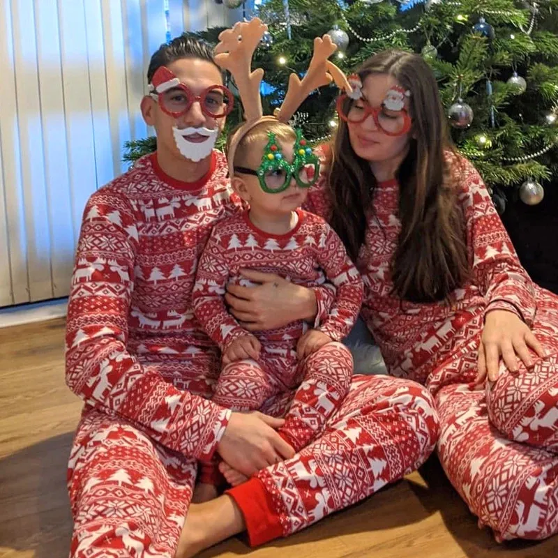 Aile Eşleşen Kıyafetler Noel Aile Eşleşen Pijama Kıyafetleri Set Klasik Elk Kırmızı Baskı Yetişkin Baba Mother Çocuklar Placwear Bebek Kız Kıyısı 231117