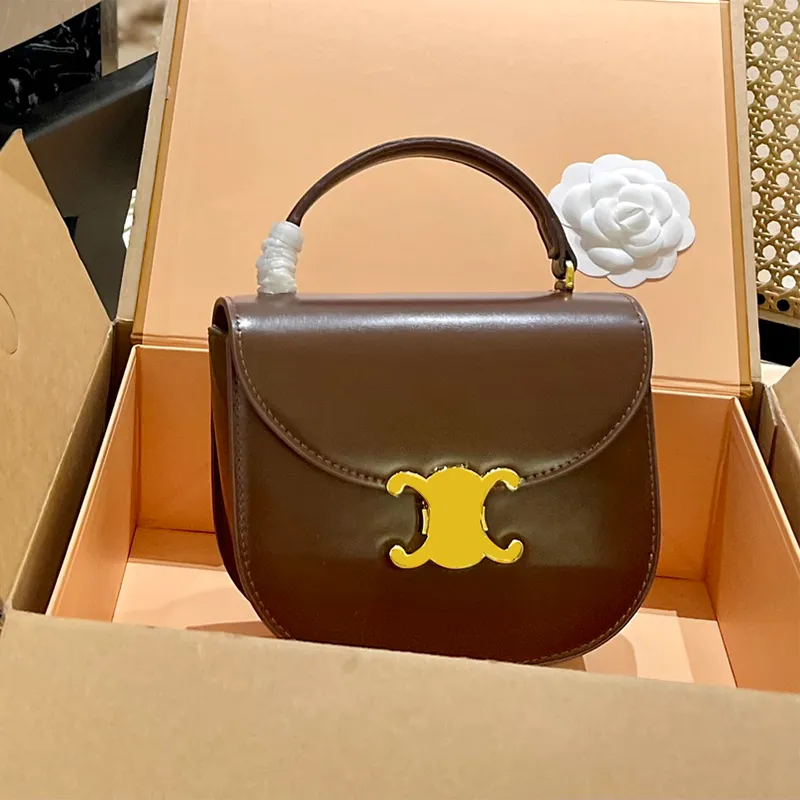 Дизайнерская мини -бесас -триомфа сумка для женщин с глиной для сцепления с клатчкой лоскут кошелек сплошной кошелек сплошной бренд роскошной бренд C