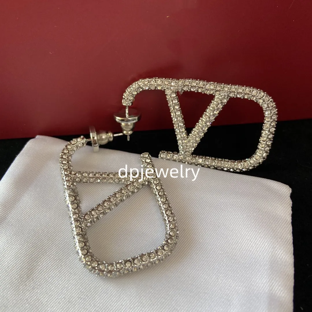 2023 örhängen designer för kvinnor stud lyxguld hjärta form pärla kristall guld dubbel v brev 925s silver smycken klassisk-a22