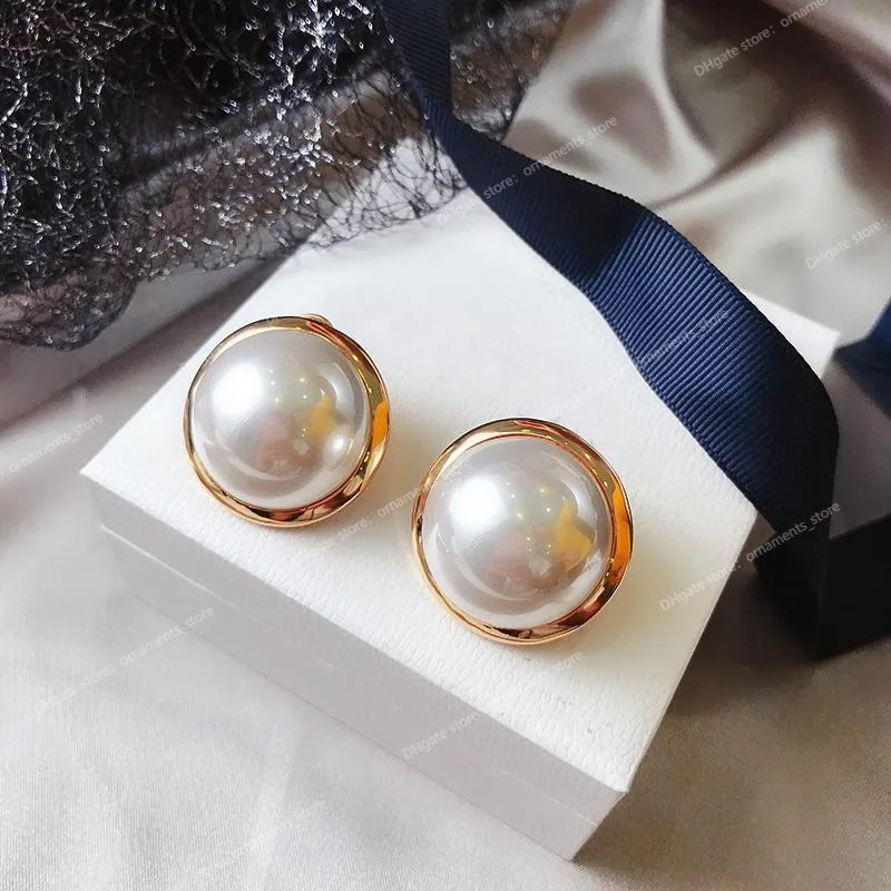 Koreańskie duże rundy symulowane perły dla kobiet nowe klasyczne eleganckie biżuterię hurtową kolczyki