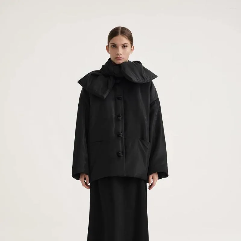 Korki damskie płaszcze czarne szalik błyszczące poczucie ręcznie robionej linowej węzły guziki damskie bawełniane kurtka 2023 Zima prosta luźna y2k