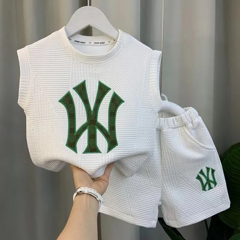 Kläderuppsättningar Boutique Desginer Baby Boys Kläd Summer ärmase Pullover Skjorta och byxor 2st för barn 2-8 år Casual Sport Set 230418