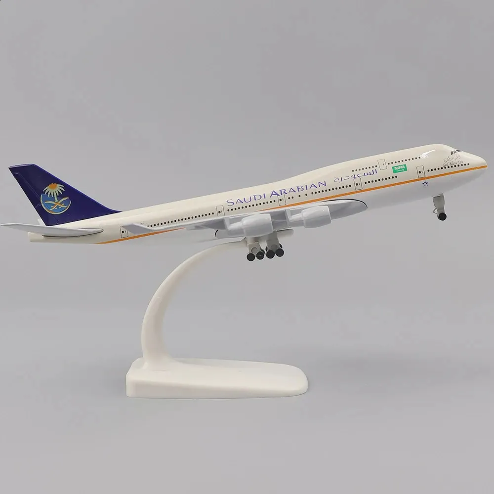 Modèle d'avion modèle en métal 20 cm 1 400 matériel en alliage de réplique saoudien B747 avec ornements de train d'atterrissage jouets pour enfants cadeaux pour garçons 231118