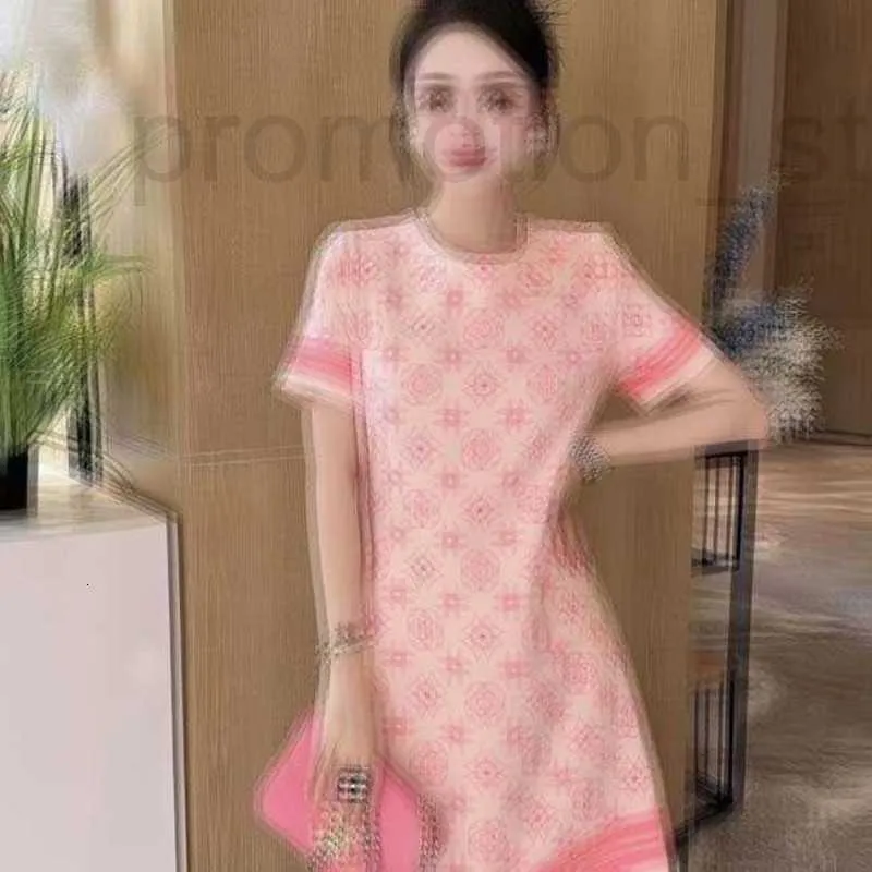 Casual Dresses Designer Temperament Light Luxury Dress 2023 Summer New Fashion Print Round Neck Short Sleeve Mid Length Slim A-Line Swing kjol 66a9