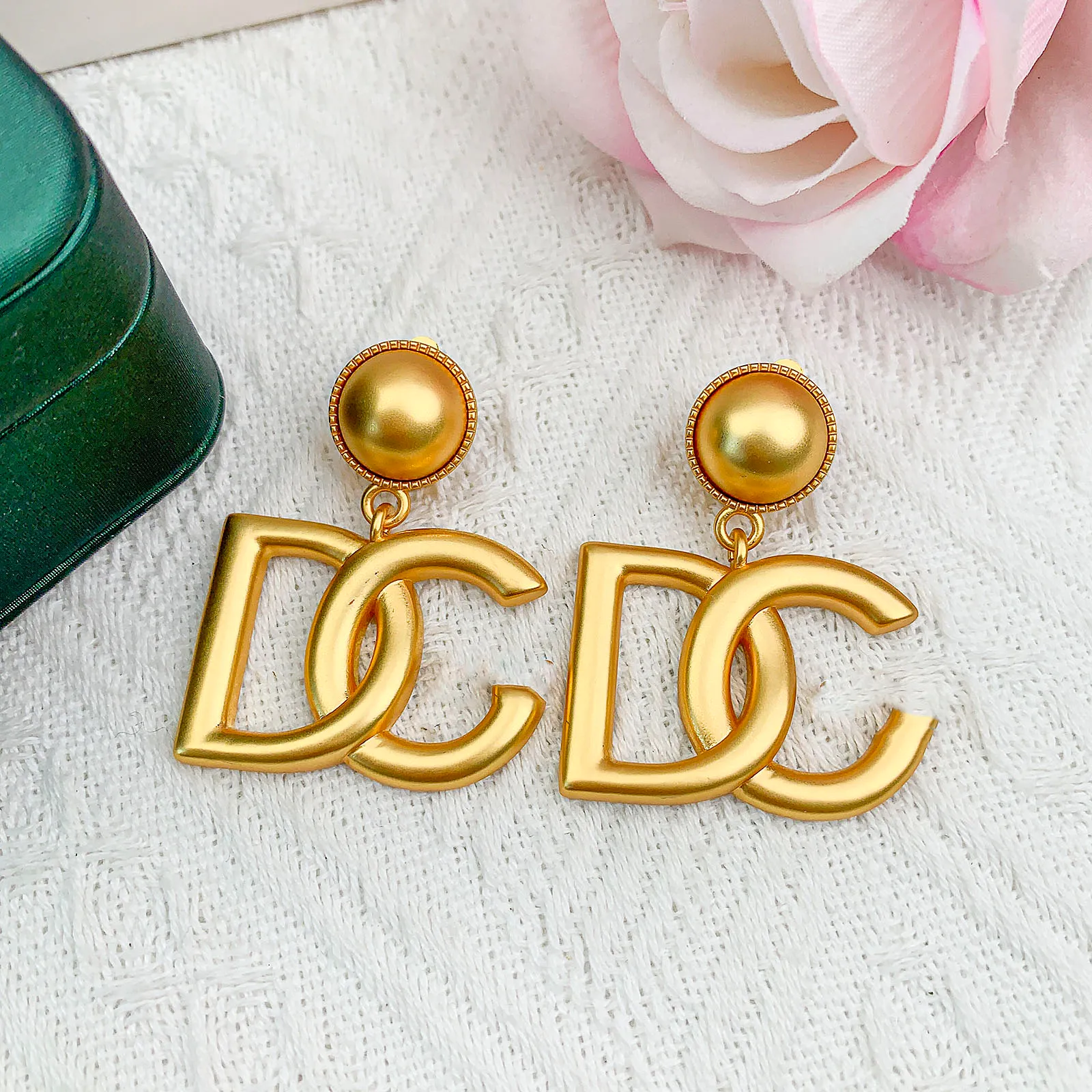 2024 Fashion G Letters D Colorful crystal pendants 18K gold plated Anti allergy women's Ear Clip designer earrings luxury gift girlfriend no box