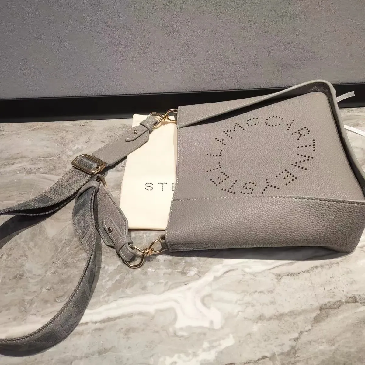 Nytt för het försäljningsdesigner Stella McCartney Ladies Shoulder Bag PVC Högkvalitativ läder Kopplingspåsar Två storlekar Handväskor66