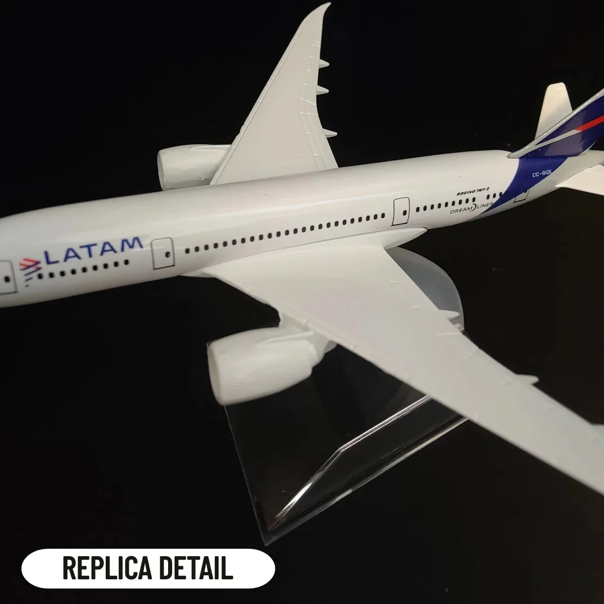 Vliegtuigen Modle Schaal 1 400 Metalen Replica 15 cm LATAM B787 Boeing Airbus Vliegtuig Diecast Model Kinderkamer Decor Cadeau Speelgoed voor Jongen 231118