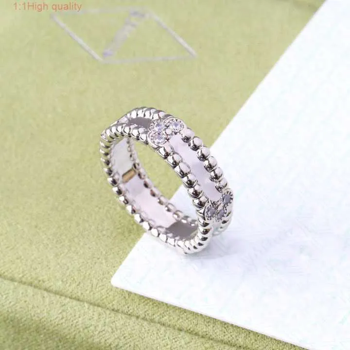 Anello di design a forma di petalo Gioielli da donna di lusso Semplice classico Tre colori Incisione di diamanti sul retro Regali alla moda Splendidamente