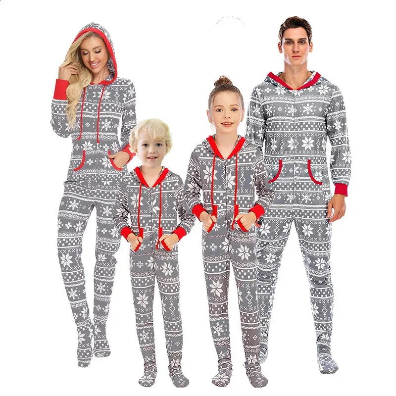 Famille correspondant tenues combinaisons vêtements de noël Homewear enfants adultes Parent enfant porter Elk flocon de neige imprimé combinaison pyjamas 231118