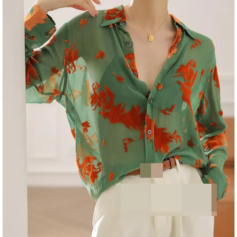 Kvinnors blusar Green Silk Shirt Kvinnlig design nisch kontrasterande Jacquard Chiffon Långärmad lös passform kvinnors stil