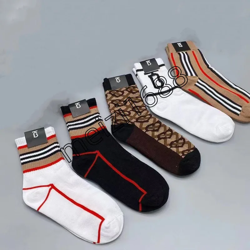 Fashion Embroidery knitted mens socks Designer B letter pattern fashion womens socks sports Business casual name brand socks with box