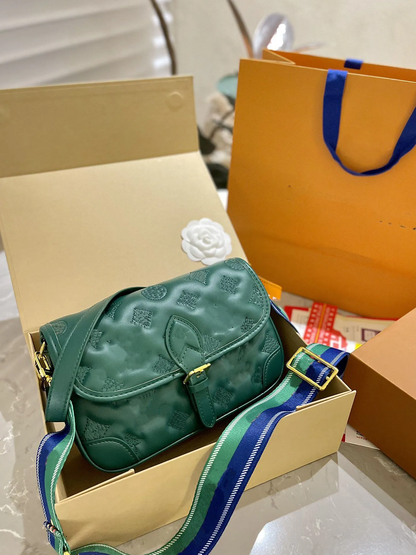Womens designer satchel clearance bags