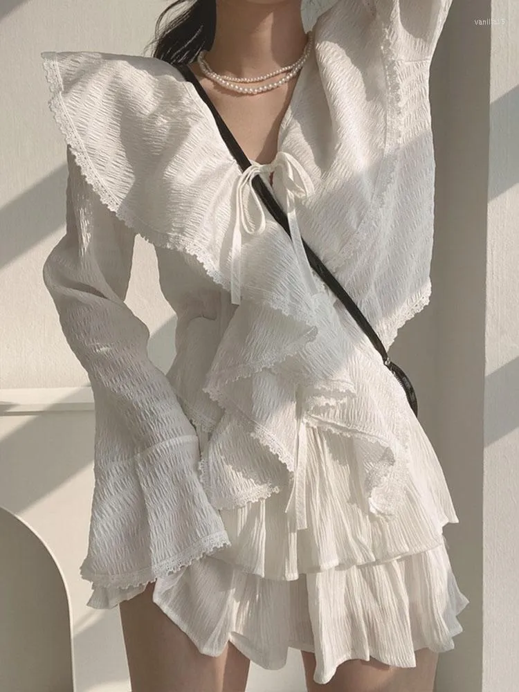 Женские блузки Женская летняя блузка Темперамент Универсальная корейская французская рубашка с v-образным вырезом и рюшами на шнуровке с бантом Свободная рубашка с расклешенными рукавами