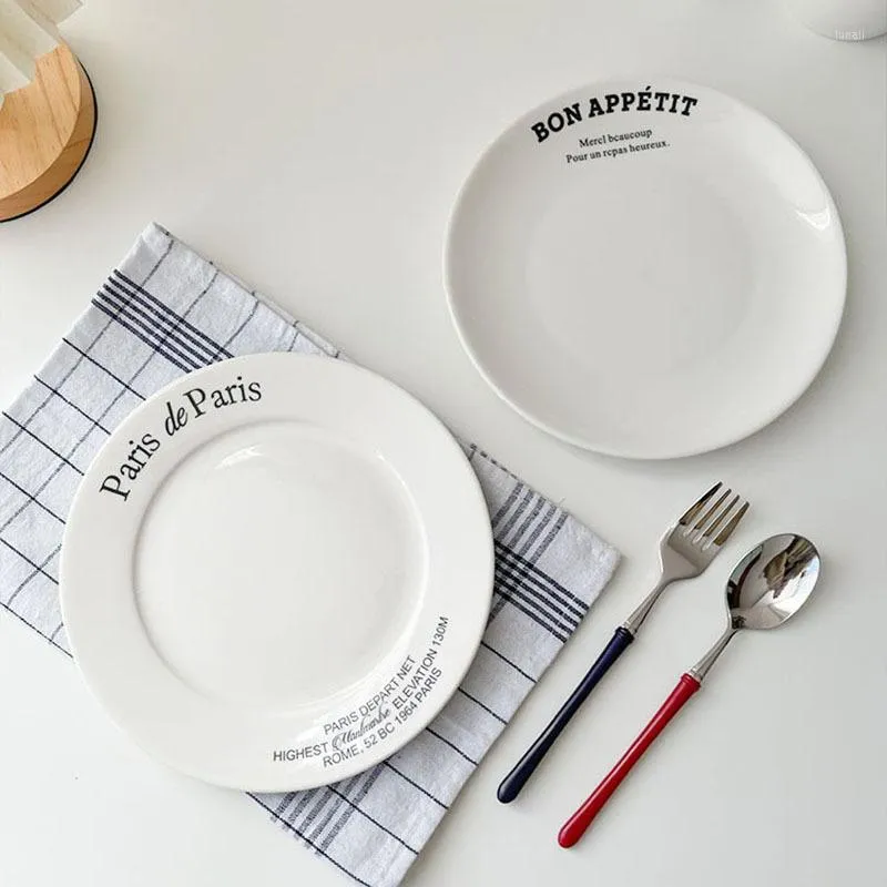 Пластины Корейский стиль керамический карандашная живопись простая ретро -белая тарелка десерта для завтрака