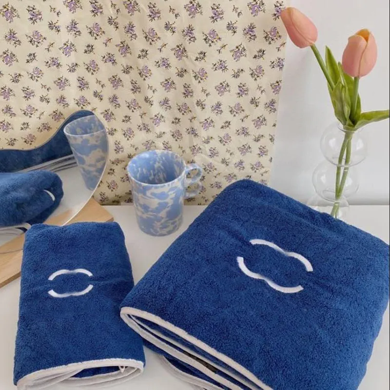 Designer handdoekverwarmer Badhanddoek strand Mode Washandje Washandjes Handdoeken Combinatieset die water absorbeert en snel droogt D2304195S