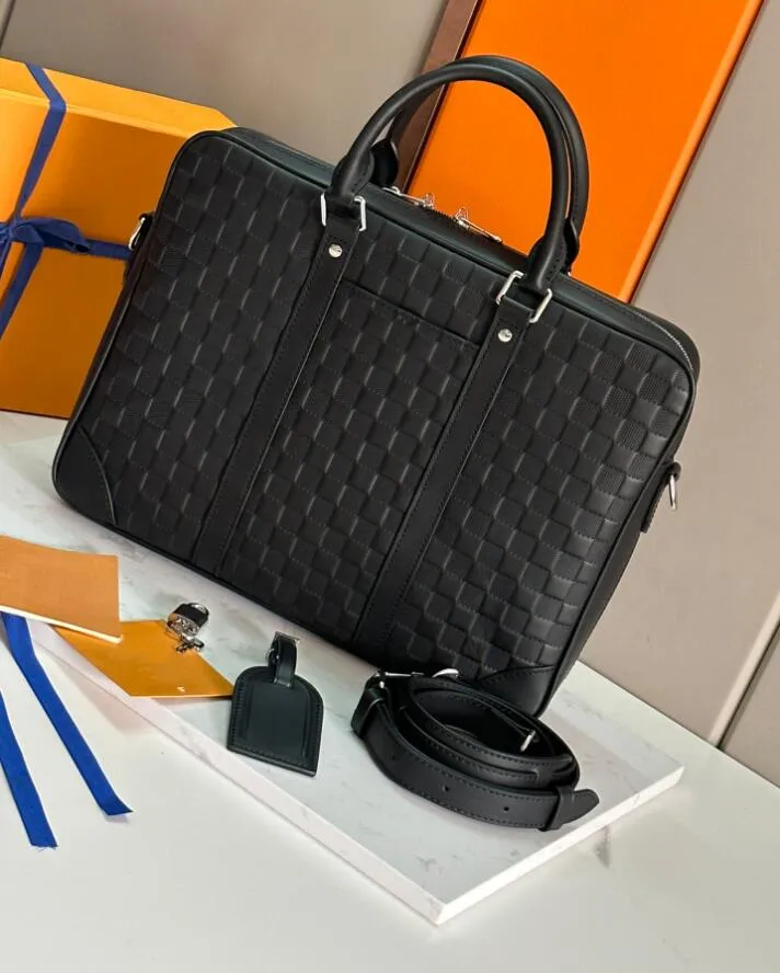 Topp Tier Quality Luxury Designer Portfölj Män äkta läder Business Voyage Bag Gentlemanly Attache Case med typskyltlås Messenger -väskor Totes Handväskor