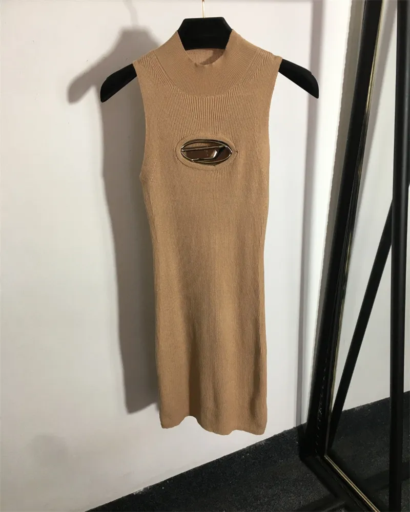 レディースデザイナードレスエレガントなニットノースリーブカジュアルドレスボディコットンコットン刺繍スリムプルオーバーロングスカート