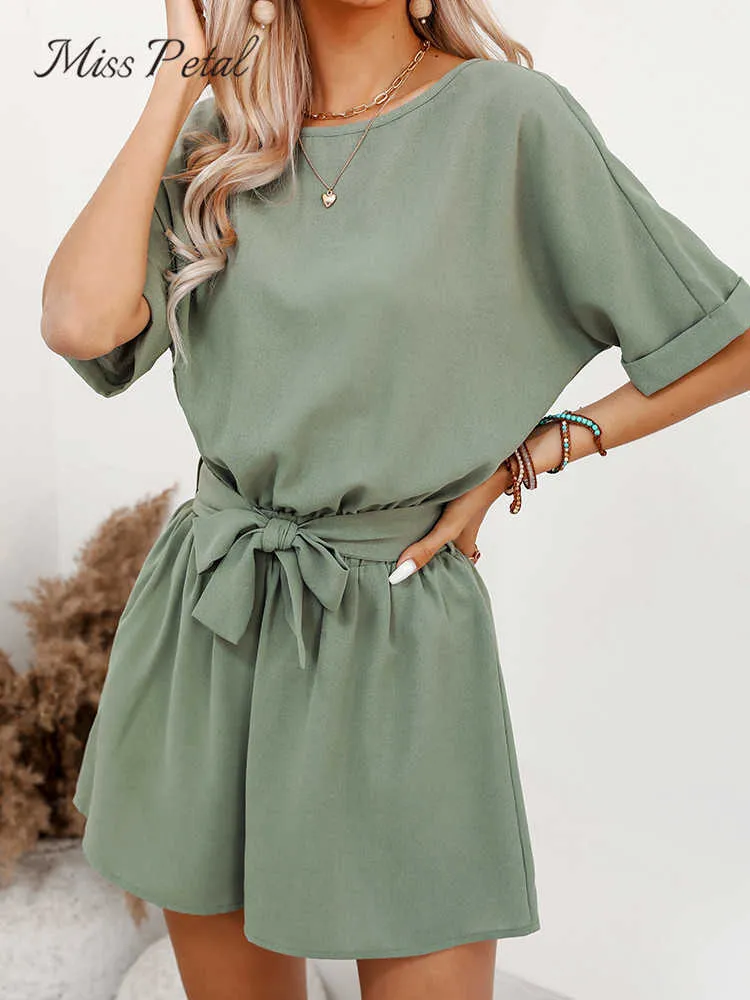 Kvinnors jumpsuits Rompers Olive Green Belted Boat Neck Romper For Women Sexig kort ärm Kort lek 2023 Spring Summer Bodysuit Jumpsure P230419