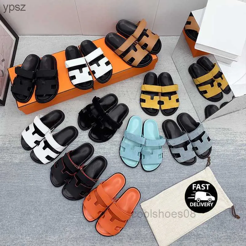 Sandals with shop h on top