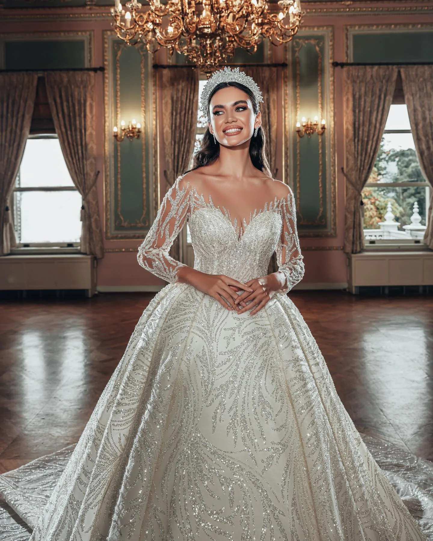 Robe De mariée De luxe, Robe De mariée à manches longues, sur mesure, col transparent, Robe d'église arabe