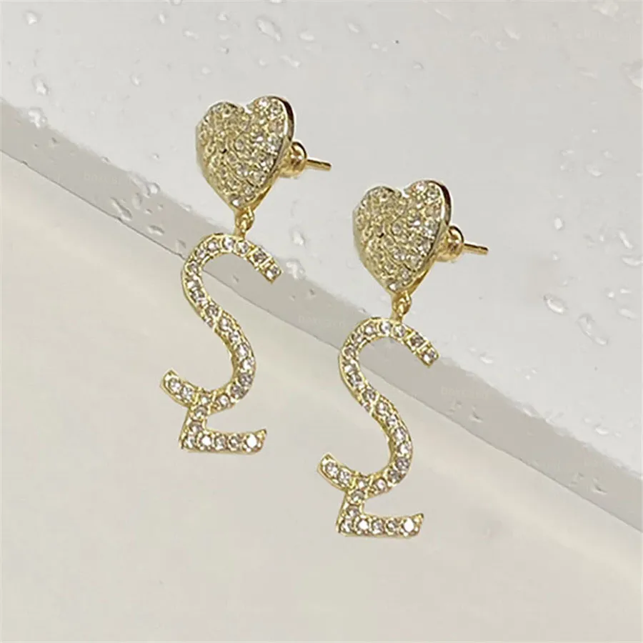 Luxury Full Rhinestone Earrings Studs Chic Heart Style Crystal Earrings Retro Studs For Party Club