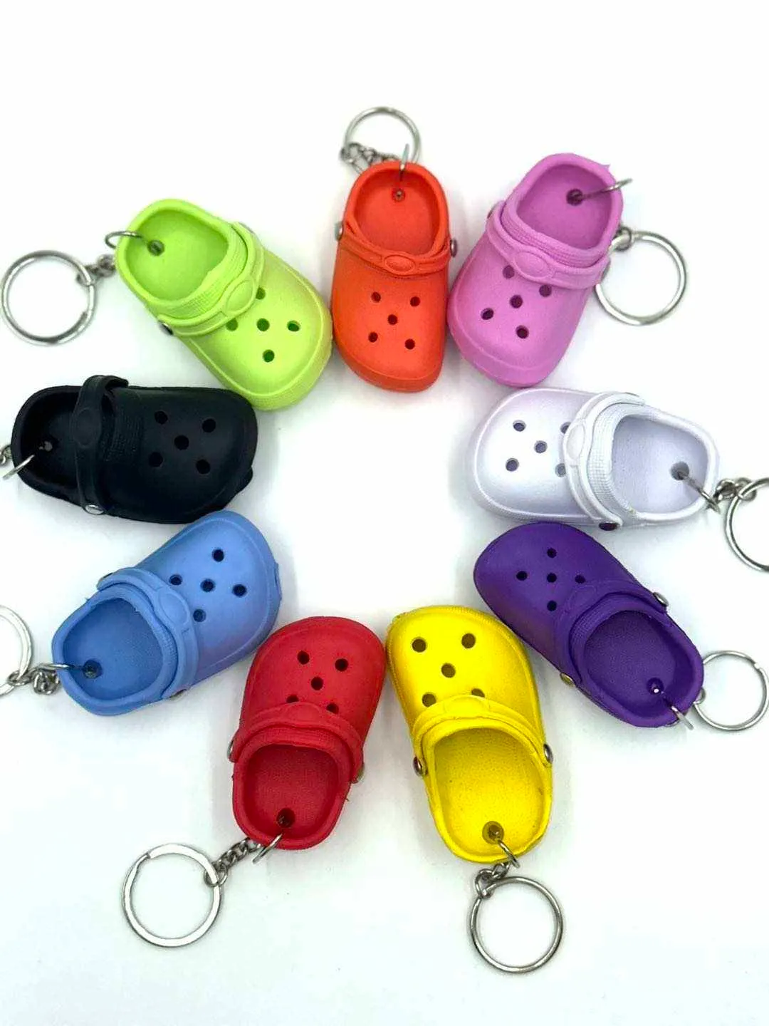 2023 Hot Style Keychain Mental Mental for Croc Shoes Mini Slides Slipper Key Chain Hole Charm Charm Charm Charm Charm Charm