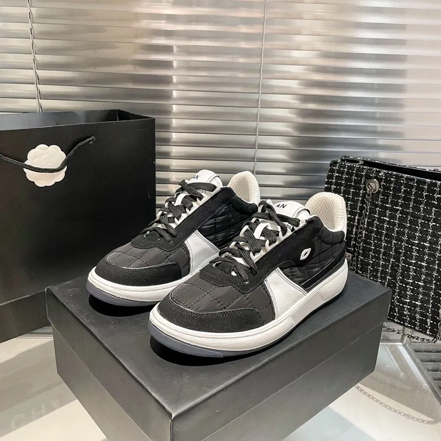 Mode lyxiga sneaker försvarare designer casual sko äkta läder märke sneakers kvinnliga tränare löparskor ess stövlar av varumärke W445 005