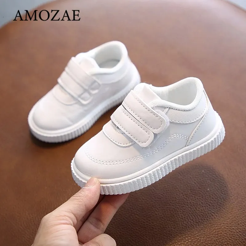 Sneakers buty dla dzieci skórzane białe buty dla dziewcząt dla dzieci Sneakers Boys Sport Buty elastyczne podeszwy szkolne buty do biegania 230419