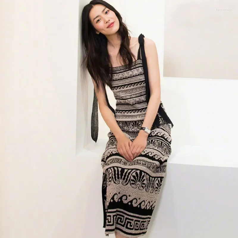 Casual Dresses Liu Wen's Same Retro Knitted Sling Dress Female Lace Strapless Slim Sexy Bag Hip Over The Knee Long Skirt Split Holiday