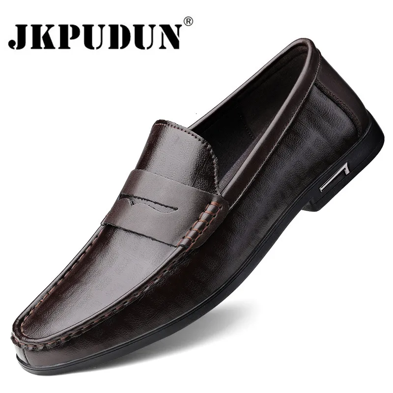 Äkta 47D15 läderklänning avslappnad italienska loafers andningsbara kontorsmän designer glider på körskor plus storlek 38-46 230419