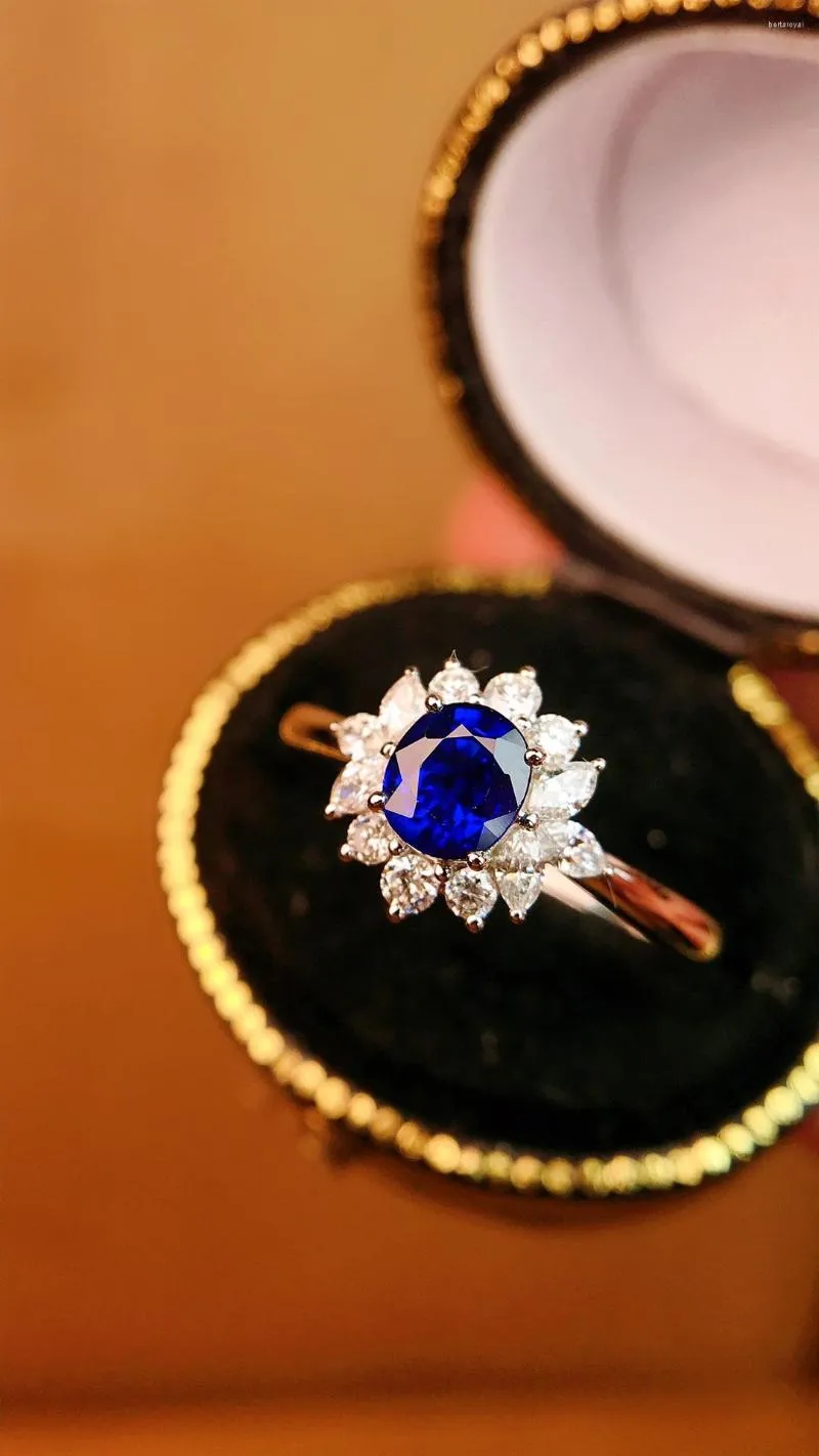 Clusterringen 3330 Solid 18K Gold Nature 0.73ct Blue Sapphire edelstenen Diamanten voor vrouwen Fine Jewelry Presents