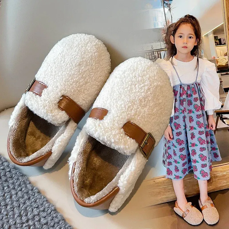 Första vandrare Autumn Winter Kids Fur Shoes Boys Slip On Loafers Children Bomull vadderade flickor lägenheter varma mockasiner CN21 36 231118