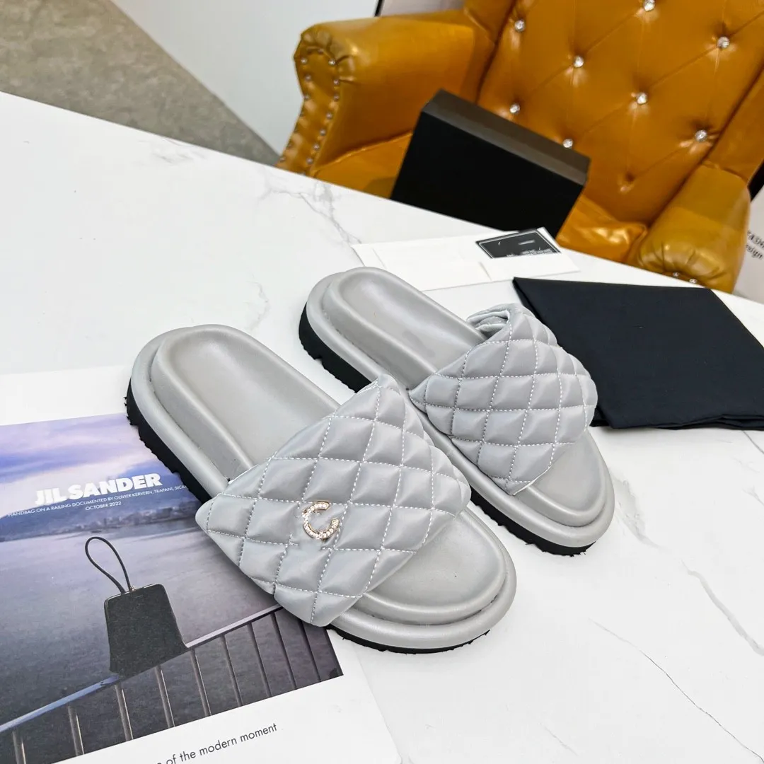 Chanel sun online deck slides