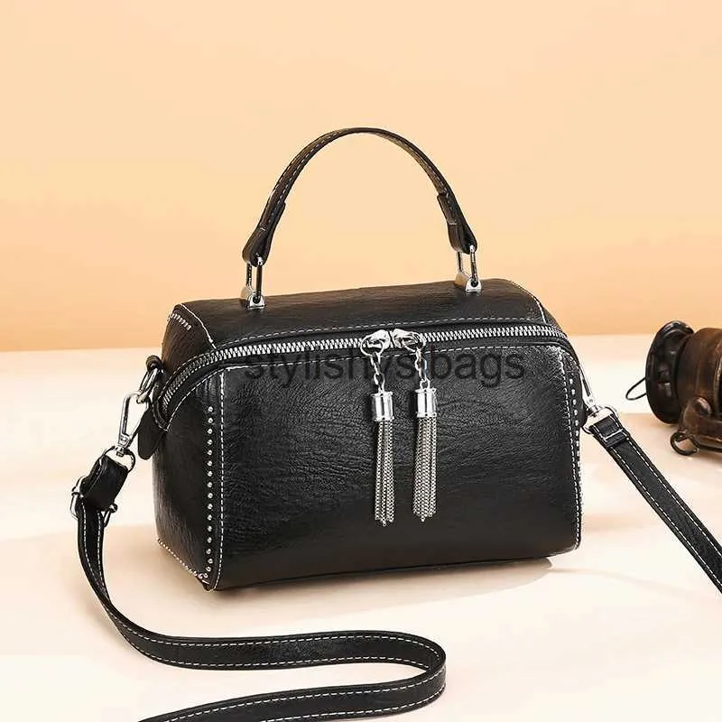 Borse a tracolla Borse da donna in pelle di marca Fasion Rivet Borsa femminile Borse a tracolla con capacità multicolore per donna Nuove borse di lussostylishyslbags