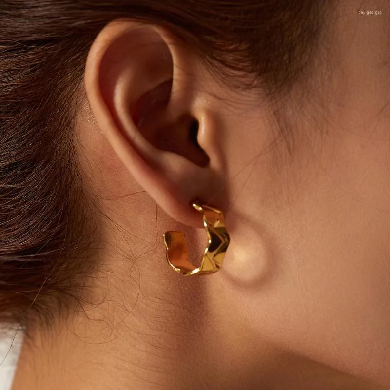 Pendientes de aro DEAR-LIFE estilo IG de acero inoxidable chapado en oro Irregular ancho alto pulido en forma de C joyería de moda para mujer