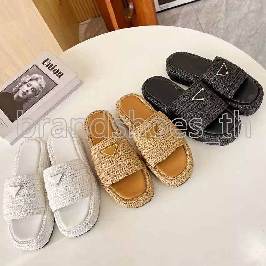 Zapatillas de diseñador Sandalias de mujer Hebilla dorada Mulas de goma planas Negro Marrón Toboganes de piscina Plataforma Zapatilla de paja Chanclas de playa de verano con caja