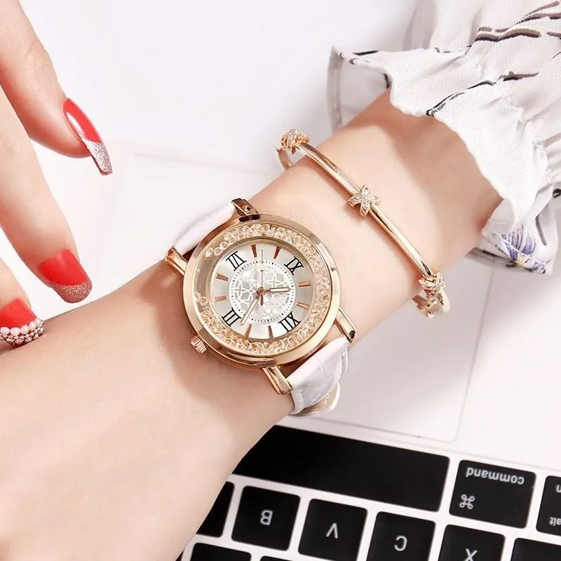 Wristwatches Explosion Of Women's Watches Flowing Sand Ball Water Drill Watch Casual Belt Student Gift Table Fashion Quartz