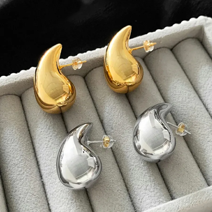 Boucles d'oreilles en forme de larme plaquées or pour femmes, boucles d'oreilles en forme de larme en métal lisse et léger, bijoux de mode luxueux, cadeaux de fête 231120