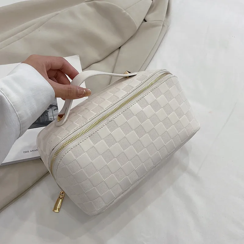 Cosmetic Bags Cases Large-Capacity Makeup Bag Leather Cosmetic Bag Women Multifunction Toiletries Organizer Portable Travel Waterproof Storage Case 230419