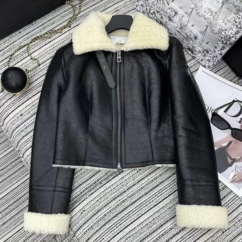 Kadınlar Deri Vintage Dantel Yakası Kuzu Kürk All-In-One Ceket Kadınlar Kış Moda All-Match Biker