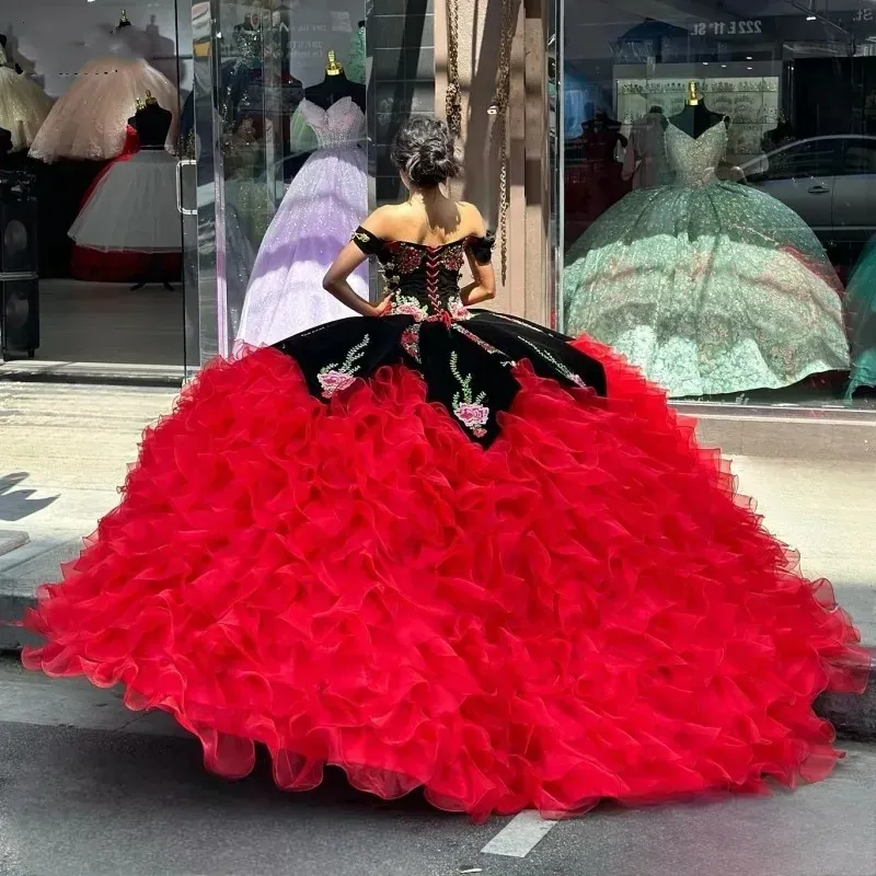 Charra Mexican Ruffled Quinceanera Dresses Tiered Red And Black Off The Shoulder Sweetheart Ball Gown Sweet 16 Dress Lace Appliques 2024 Long Special