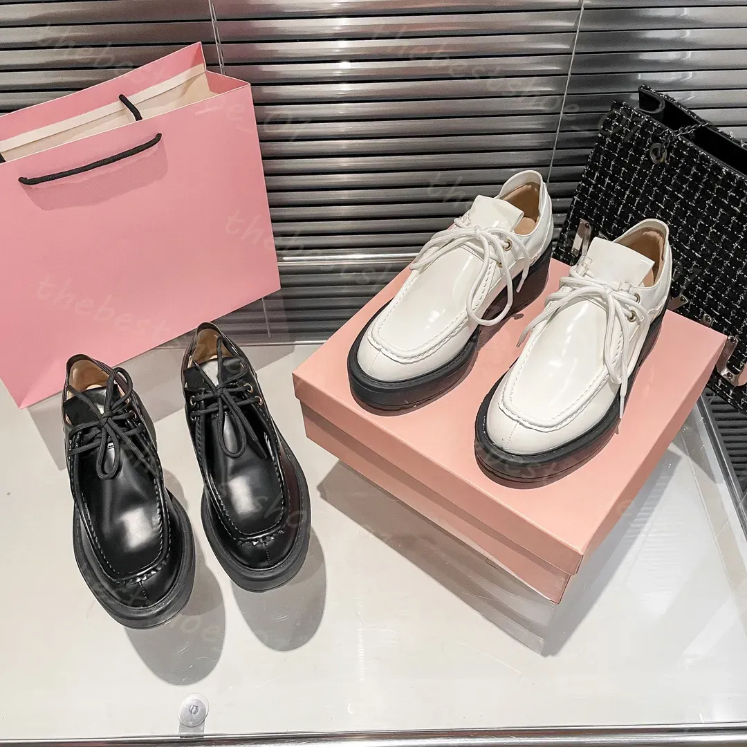 Scarpe firmate Scarpe casual classiche da donna Mocassini versatili alla moda Scarpe con plateau stringate bianche nere Sneakers in pelle di alta qualità