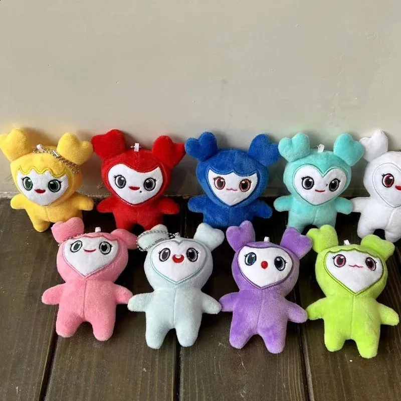 Bambole di peluche 9 pezzi peluche coreano Super Star peluche animale cartone animato DUE VOLTE Momo bambola portachiavi ciondolo fibbia peluche giocattolo per fan UNA VOLTA ragazze 231118