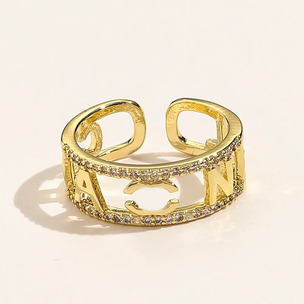 Designer Diamond Titanium Sier Love Ring Men and Women Rings Par Jewelry Christmas Presents